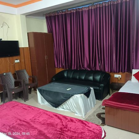 Goroomgo Varanasi Paradise Varanasi - Parking & Restaurant Available - Perfect Location And Comfortable Room Exterior foto