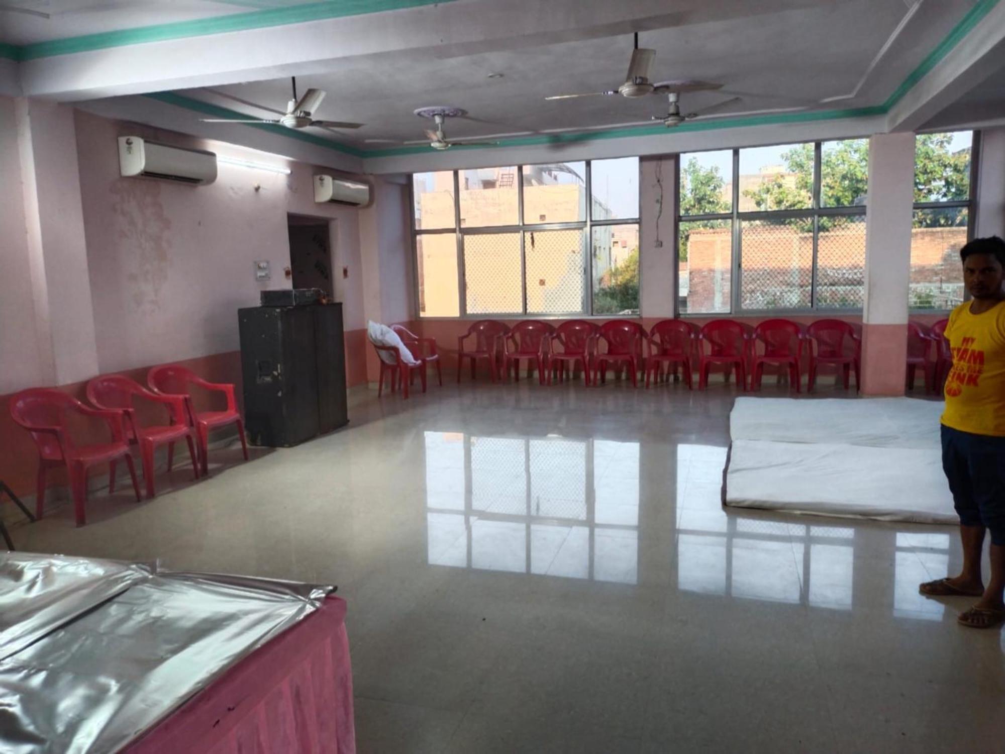 Goroomgo Varanasi Paradise Varanasi - Parking & Restaurant Available - Perfect Location And Comfortable Room Exterior foto